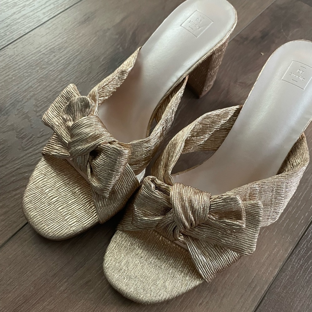 David’s Bridal Rose Gold Bow Heels